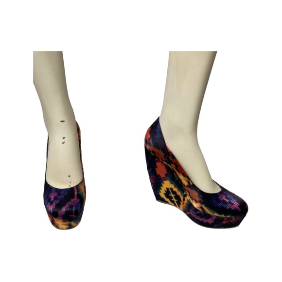EUC. ALDO “Hellendoorn” Platform Wedge Heels Bright Aztec/lkat Print, Size 7.5 - Picture 9 of 12